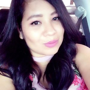 Meet your Posher, Claudia